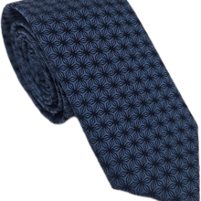 Carregar imagem no visualizador da galeria, GRAVATA SLIM PIERRE CARDIN AZUL JEANS COM PADRÃO AZUL MARINHO MICROFIBRA JACQUARD DE POLIÉSTER
