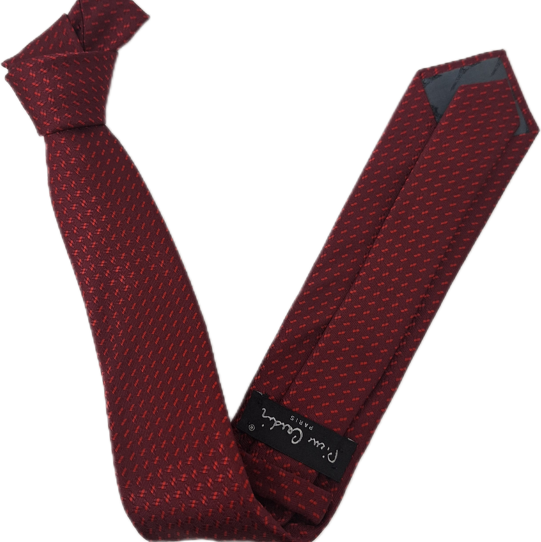 GRAVATA TRADICIONAL PIERRE CARDIN VINHO COM PADRÃO DESENHADO JACQUARD MICROFIBRA