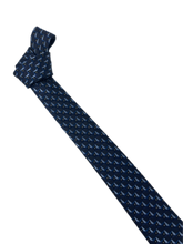 Carregar imagem no visualizador da galeria, GRAVATA 100% POLIÉSTER JACQUARD SLIM DESENHADA AZUL MARINHO E AZUL CLARO
